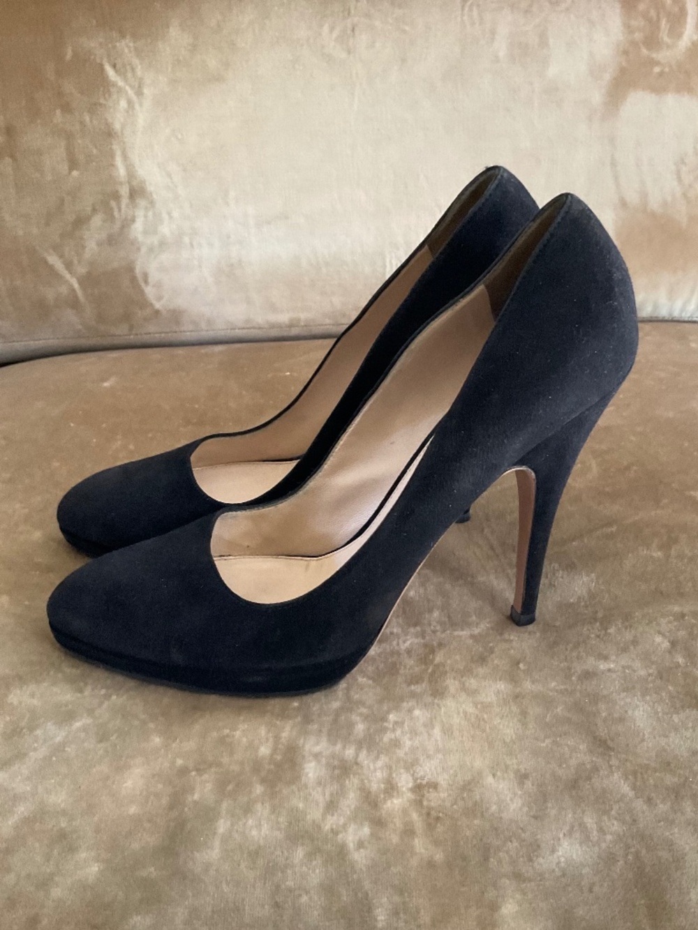 Prada Black Suede Platform Pumps 41 like new